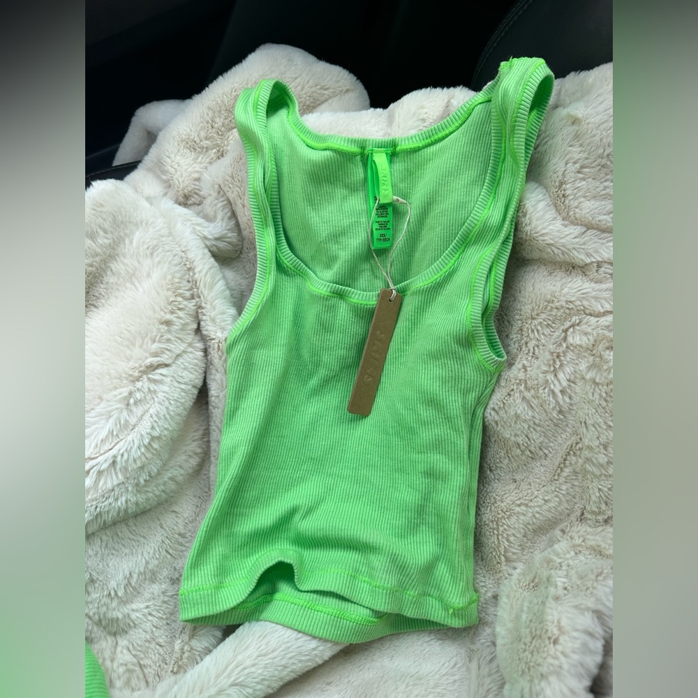 SKIMS SET NWT⭐️ SKIMS rare cotton ribbed set xxs top xs shorts! brand new